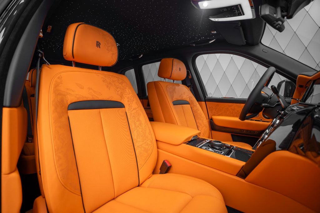 Cullinan BLACK BADGE 2026 BLACK/ORANGE 4 SEATS - Bild 17