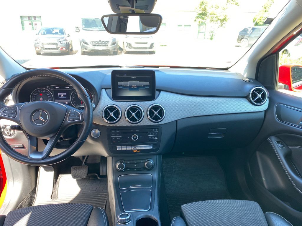 Fahrzeugabbildung Mercedes-Benz B 180 7G-DCT Urban *Navi*Sitzheizung*Automatik*