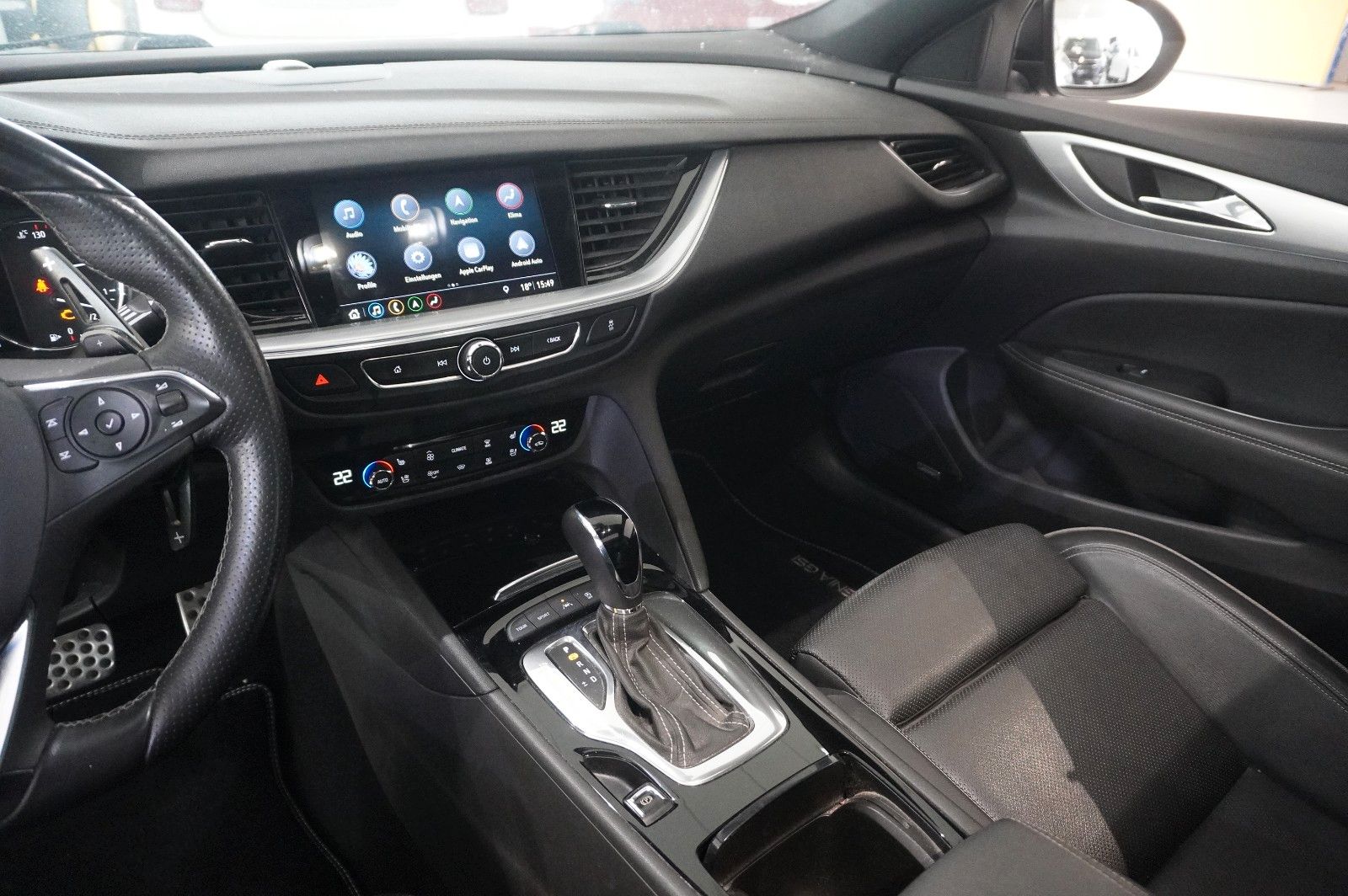 Fahrzeugabbildung Opel Insignia B ST 2.0 GSI PERFORM. NAVI/LED/360°/AHK