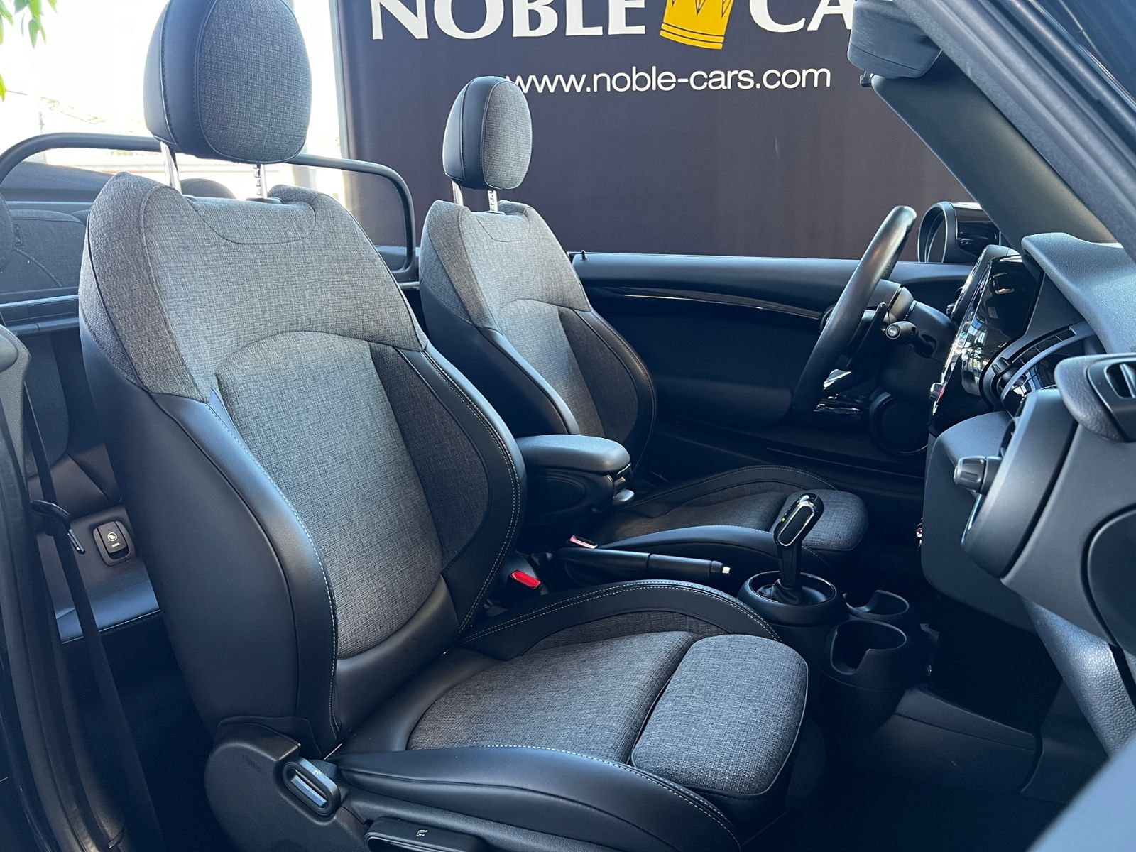 Fahrzeugabbildung MINI Cooper S Cabrio Chili LED NAVI SHZ
