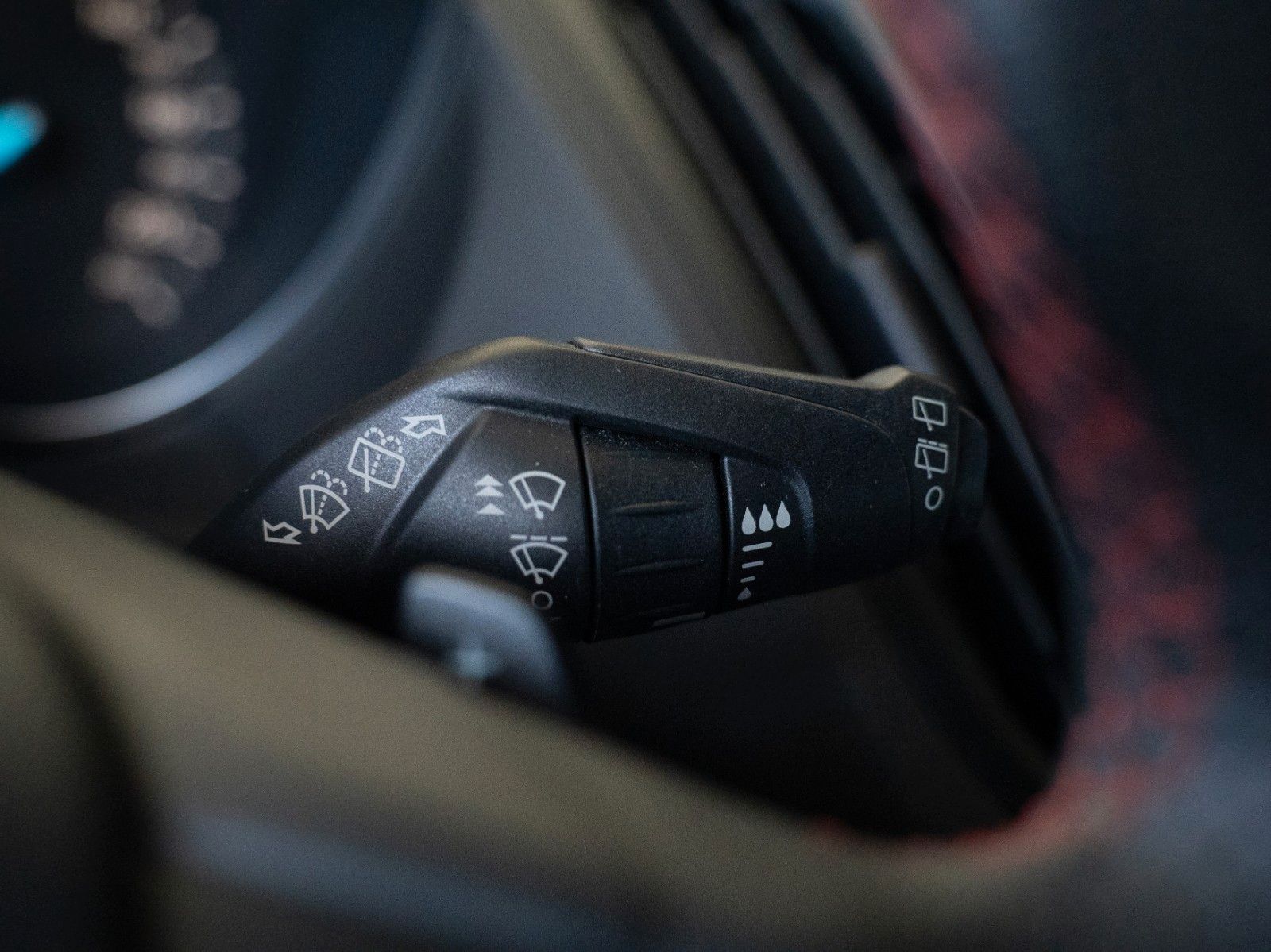 Fahrzeugabbildung Ford Kuga ST-Line AUTOM./ALLRAD/WINTER-P./NAVI