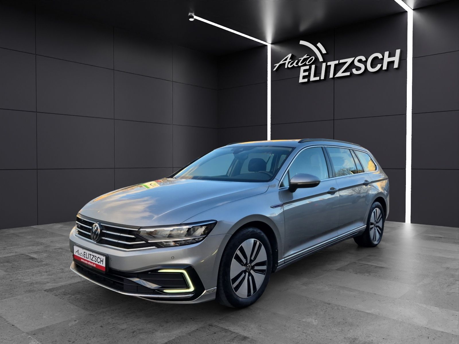 Fahrzeugabbildung Volkswagen Passat Variant GTE LED AHK NAVI AID ACC RFK SH L