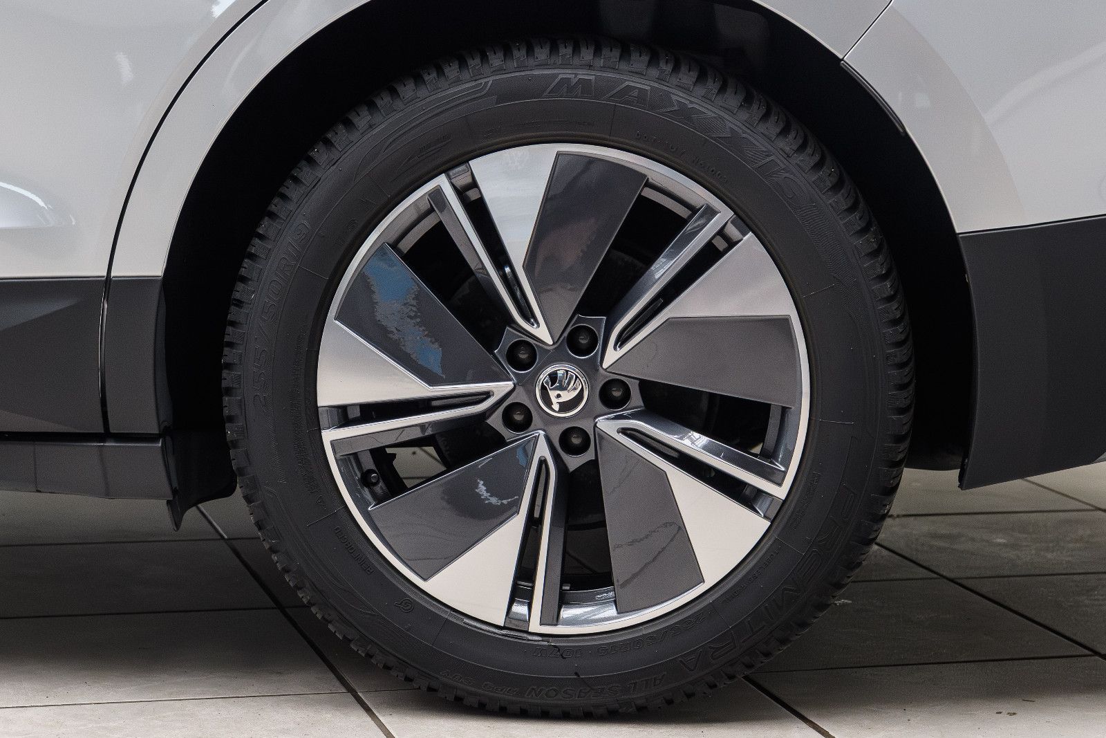 Fahrzeugabbildung SKODA Enyaq 85 x Loft AHK/4x4/RFK/LED