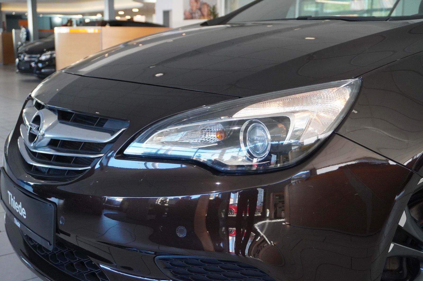 Fahrzeugabbildung Opel Cascada 1.4T EDITION SPORT/SHZ/TEMP/USB/BI-COLOR