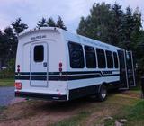 Ford E450  Ami Shuttlebus als Wohnmobil - Behindertengerecht