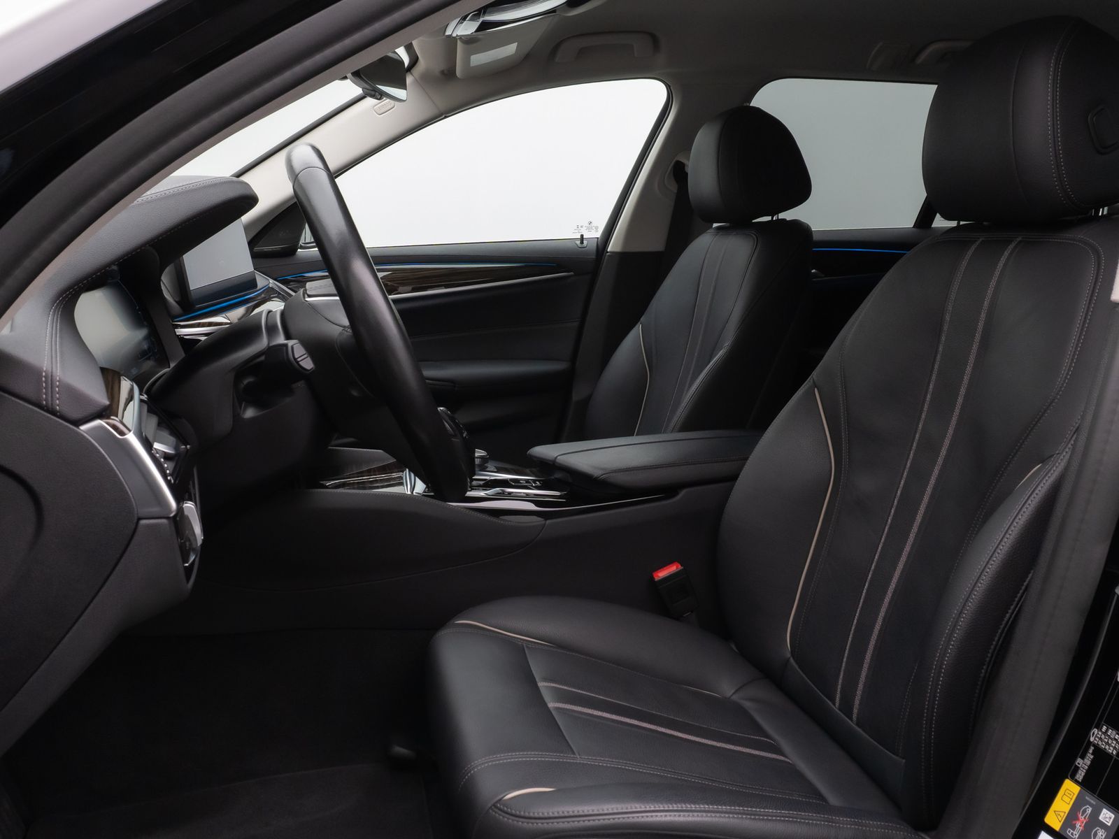 Fahrzeugabbildung BMW 530e xD LuxuryLine 360°Laser HUD DAB H/K ACC AHK