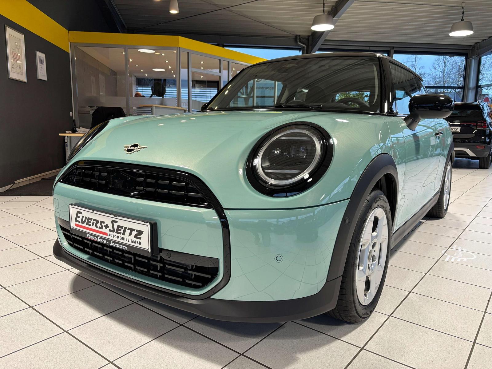 MINI Cooper C Cooper C Classic Trim (Navi, Head-Up)
