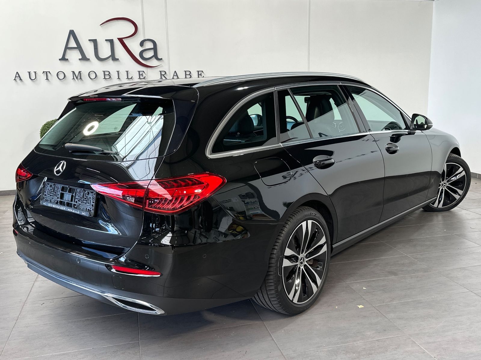 Fahrzeugabbildung Mercedes-Benz C 220d Avantgarde Adv 4Matic NAV+LED+ACC+DISTRO