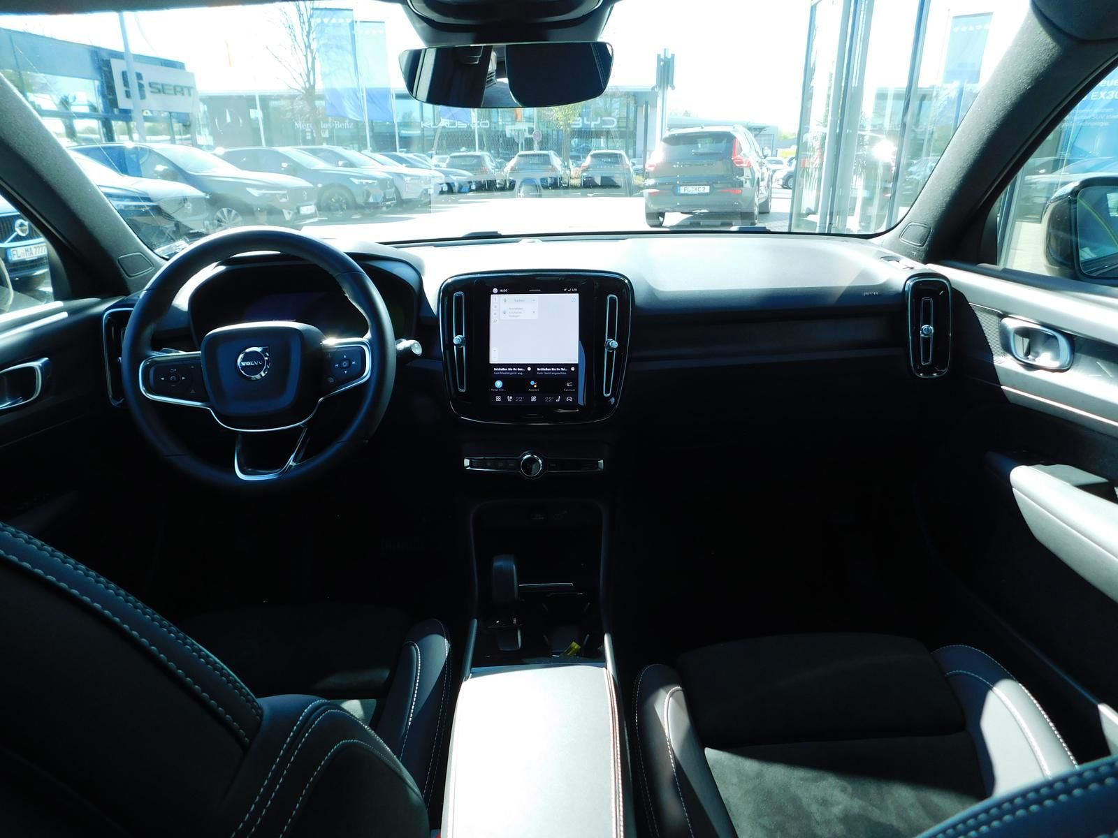 Fahrzeugabbildung Volvo XC40 Single Motor Recharge Core