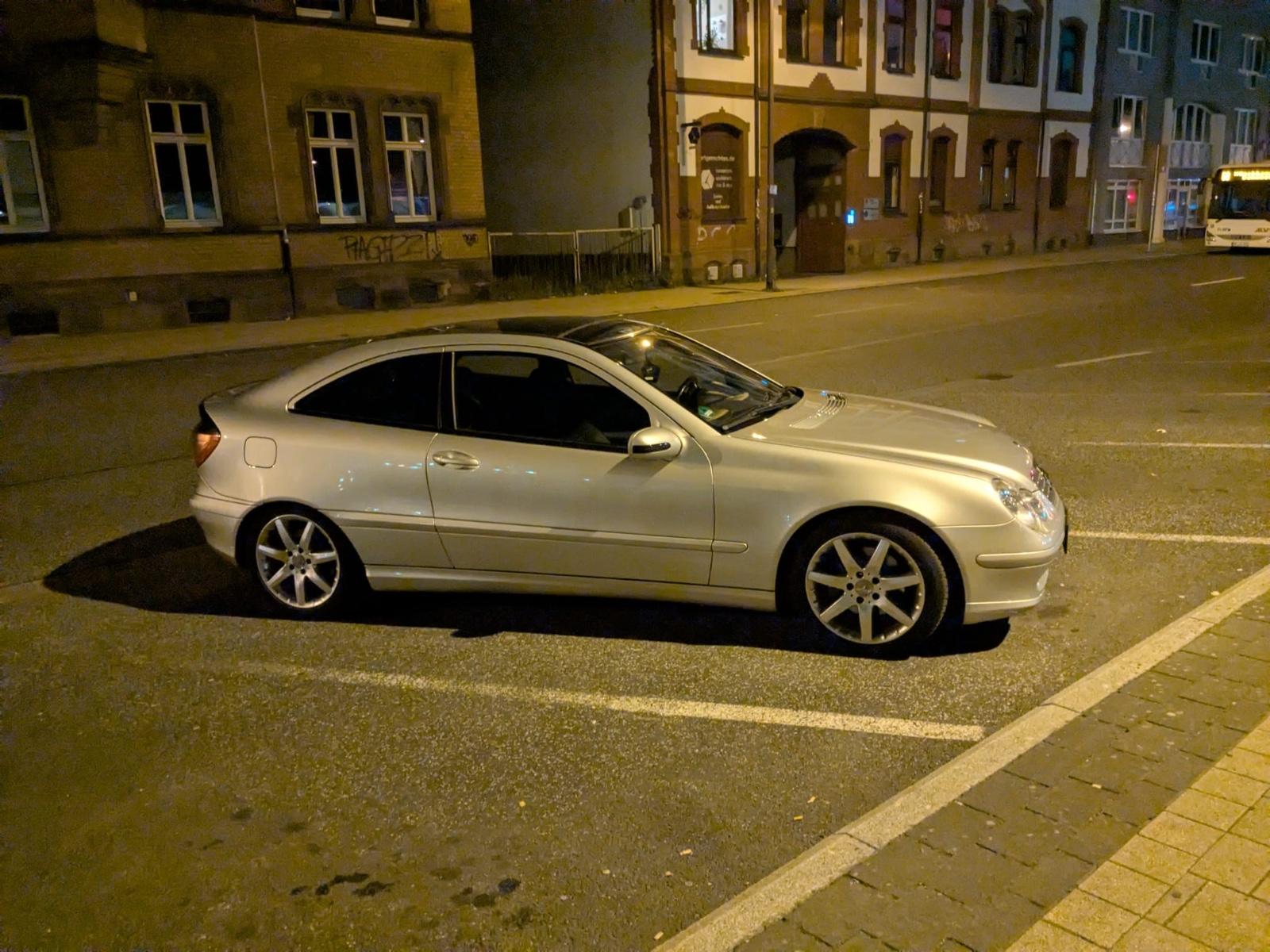 Mercedes-Benz C 230