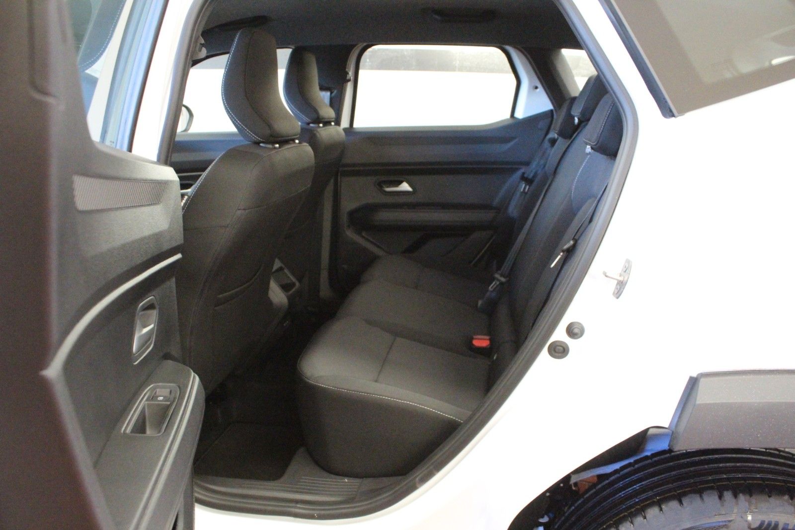 Fahrzeugabbildung Dacia Duster Hybrid 155 Expression *Winterpaket* MY26