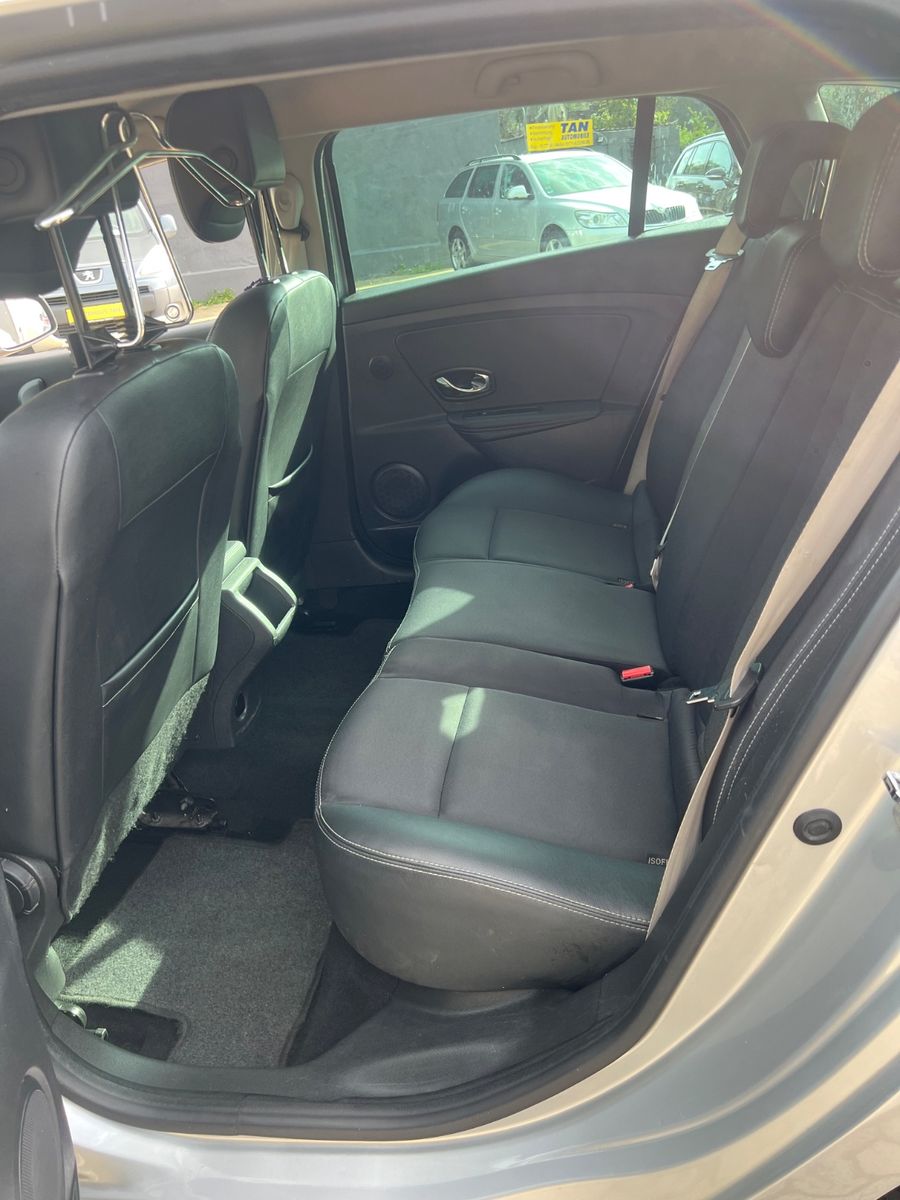 Fahrzeugabbildung Renault Megane III Grandtour BOSE Edition *KAMERA*