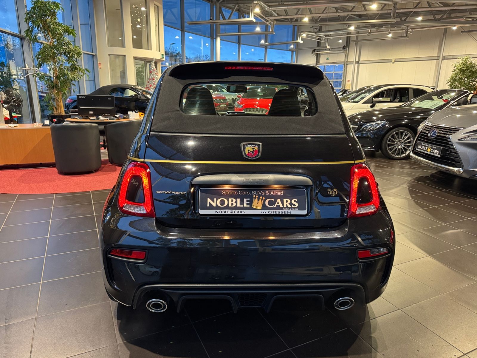 Fahrzeugabbildung Abarth 595C  Scorpioneoro Turismo - 2000 Stk weltweit!