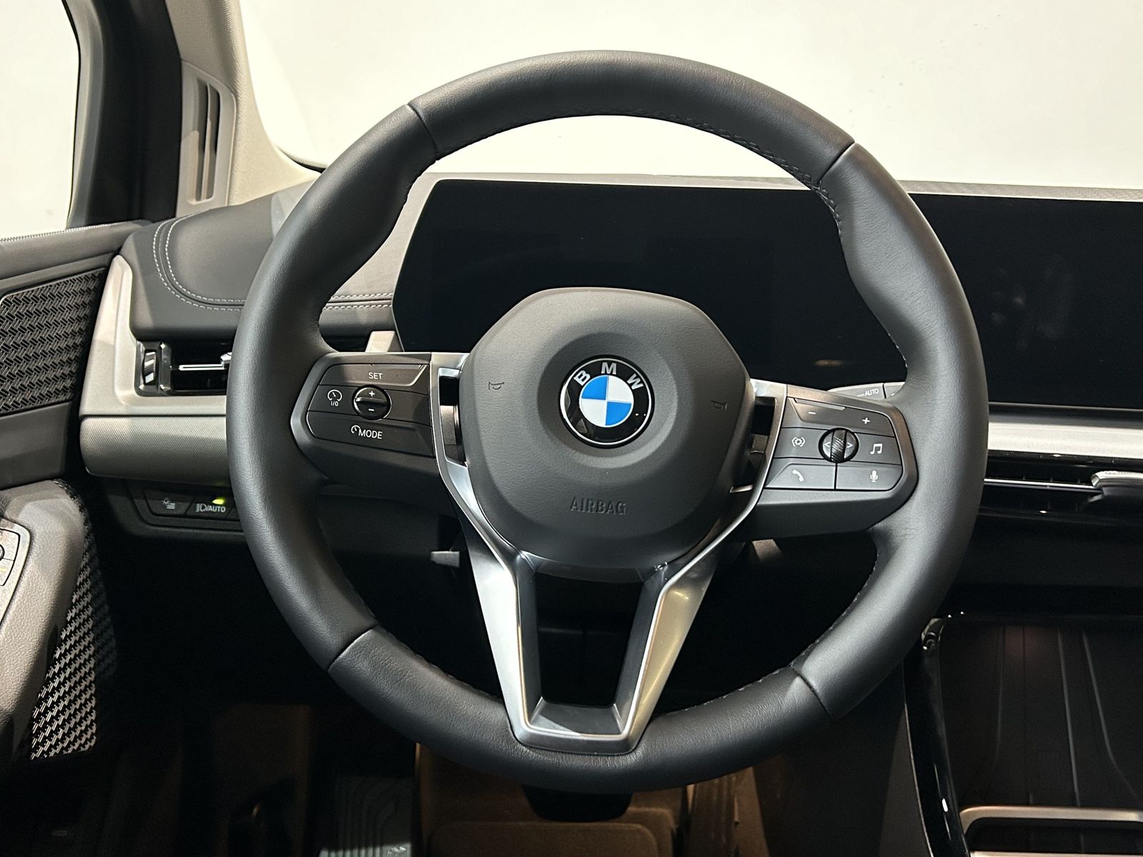 Fahrzeugabbildung BMW 218i Active Tourer Komfortzugang AHK