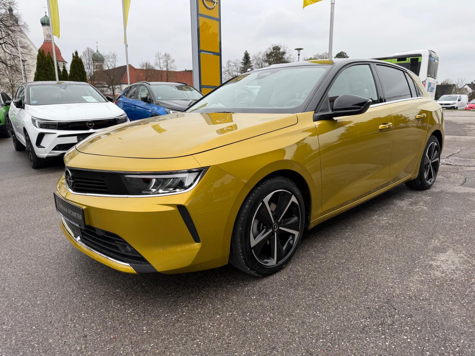 Opel Astra L Lim. 5-trg. Elegance *Dachpaket schwarz*
