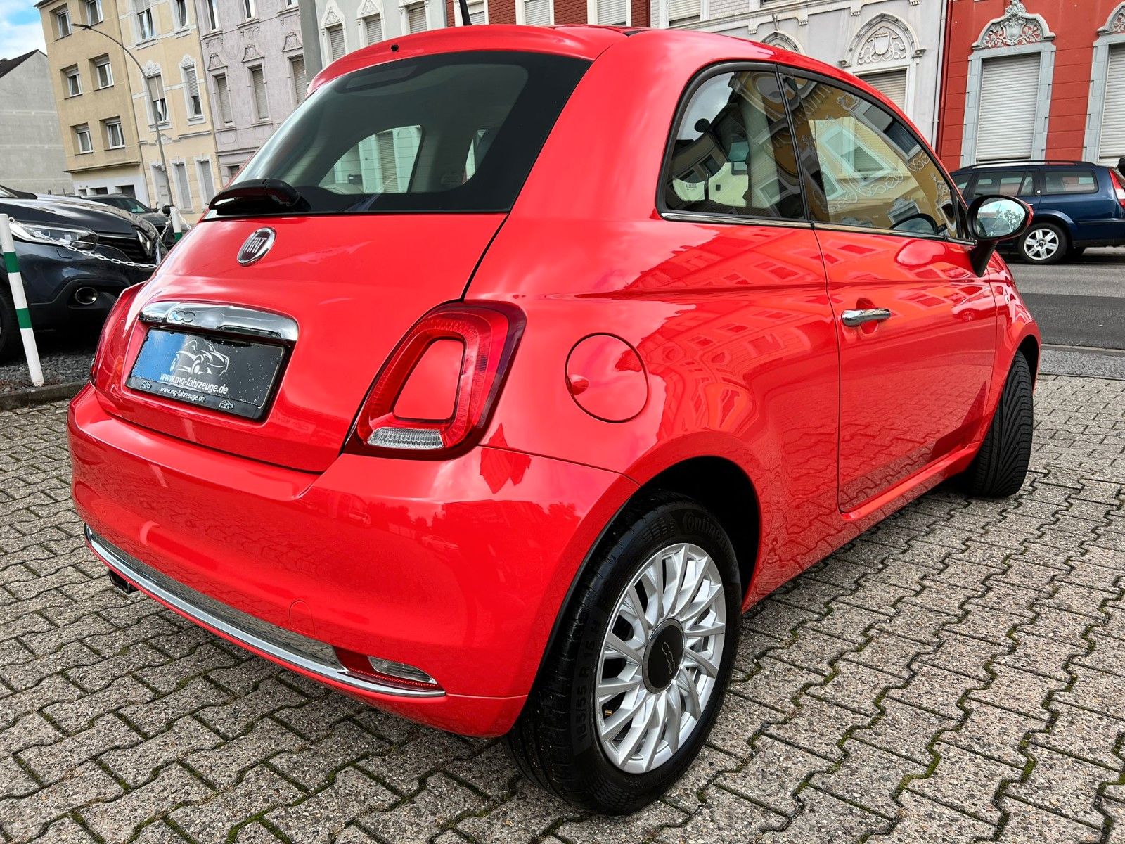 Fahrzeugabbildung Fiat 500 Lounge Panoramaschiebedach Klima Bluetooth
