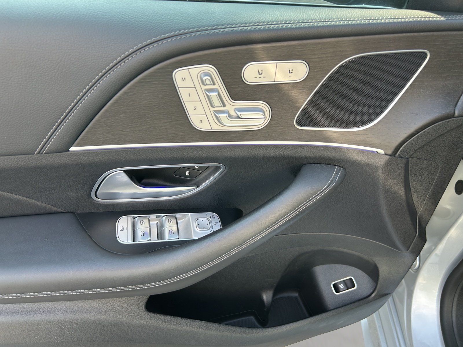 Fahrzeugabbildung Mercedes-Benz GLE350de AMG Pano DISTRO Memo AHK MLED HUD 4xSHZ