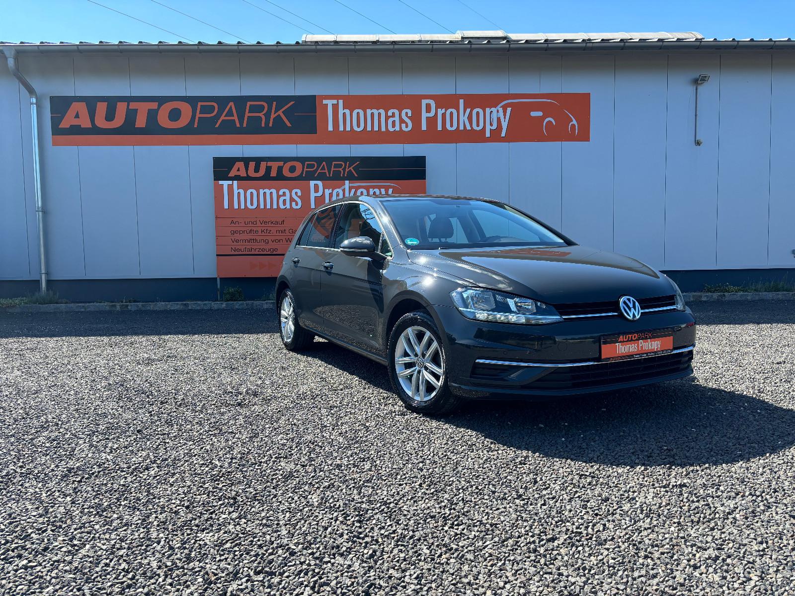 Volkswagen Golf VII Lim. Comfortline PDC vo+hi Sitzh. Alu
