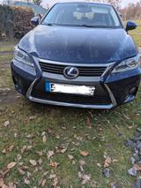 Lexus CT 200h Hybrid Scheckheft  - Lexus CT 200h mit Hybrid-Antrieb: Automatik