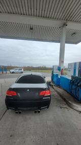BMW 320i - - BMW 320 aus 2009: Coupe
