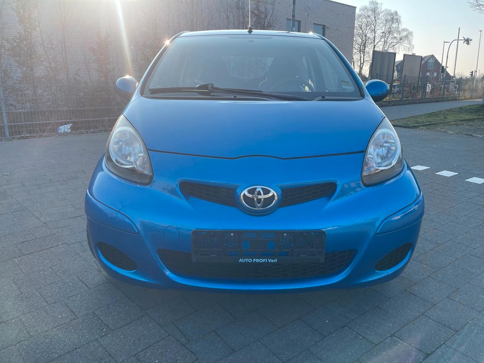 Toyota Aygo AYGO CoolBlue saubere Zustand TÜV neu