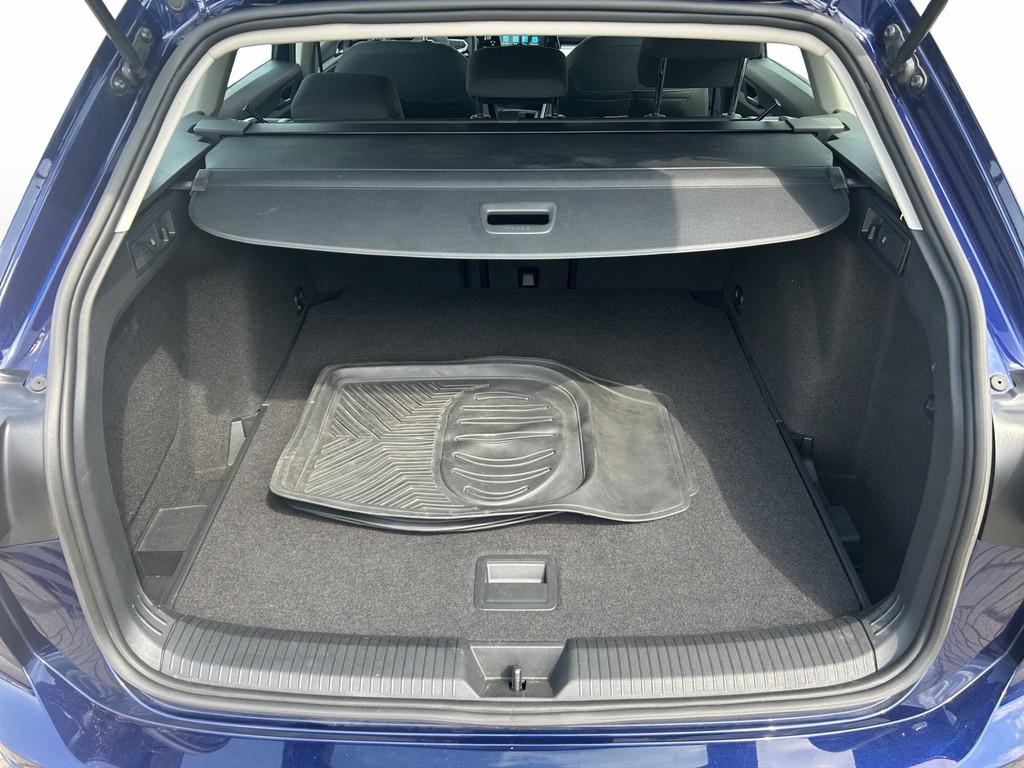 Volkswagen Golf VIII Variant Life 1.0 eTSI 81 kW DSG LED, миниатюра 18