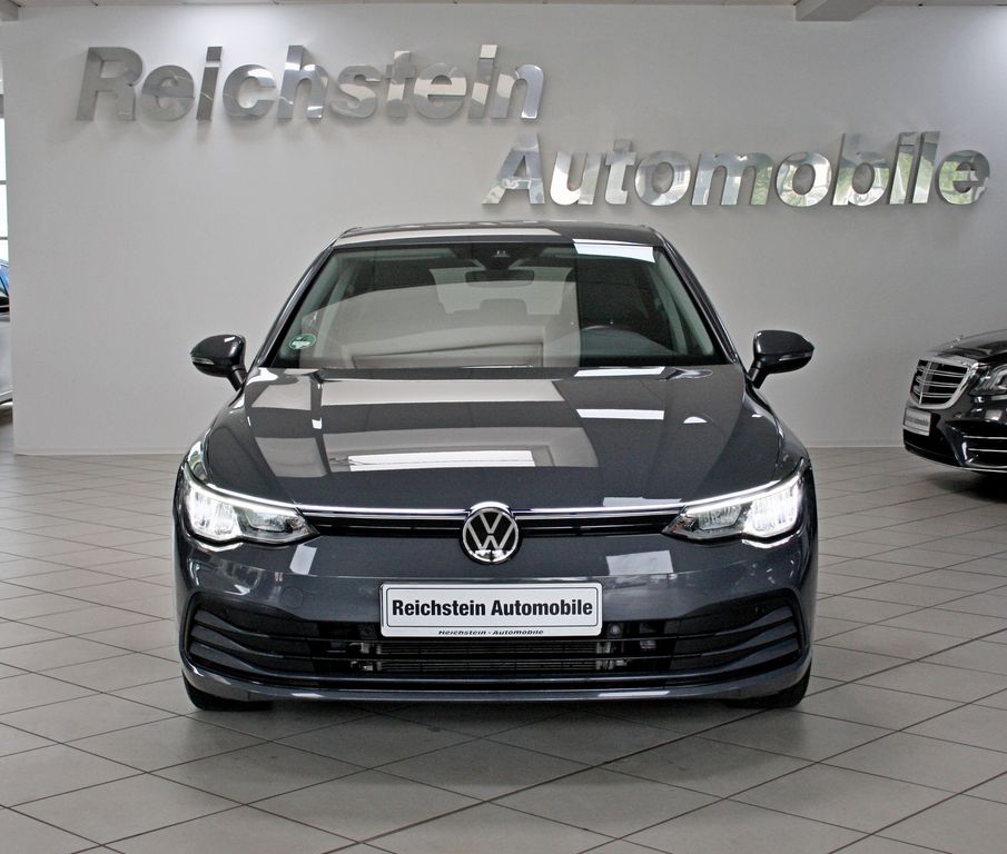 Volkswagen Golf VIII 1.0 TSI DSG Life NAVI LED ACC SITZHZG