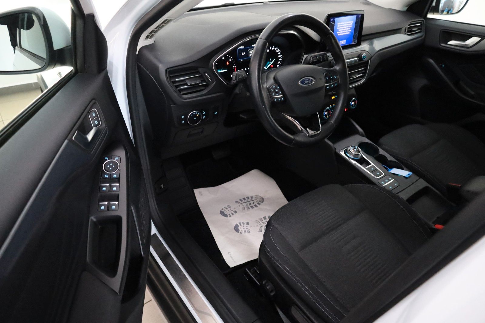 Fahrzeugabbildung Ford Focus Turnier Active Navi,LED,Kamera,PDC,SR+WR