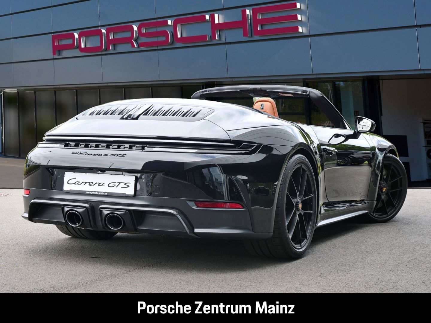 Porsche 992 911 Carrera 4 GTS Cabrio Burmester InnoDrive imagem 3
