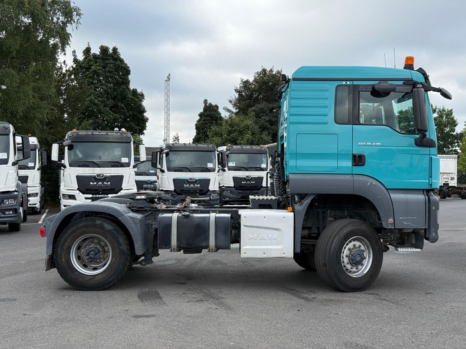 Fahrzeugabbildung MAN TGS 18.430 SZM 4x4 Blatt/Luft Kipphydraulik