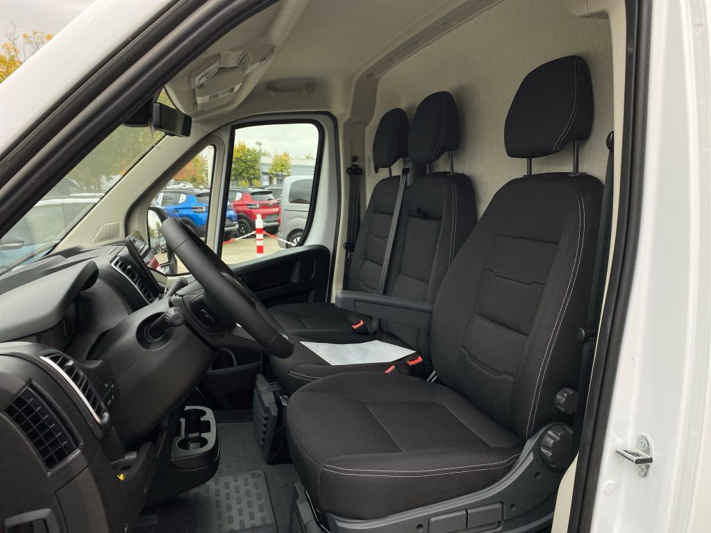 Fahrzeugabbildung Citroën Jumper 2.2 Diesel L2H2 *Navi*360 Grad*Allwetter*