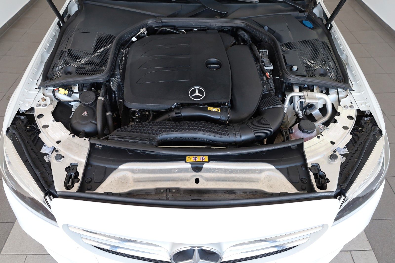 Fahrzeugabbildung Mercedes-Benz C 200 T 4M T.Leder,Navi,LED,SH,PDC,SR+WR