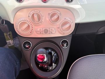 Fahrzeugabbildung Fiat 500 Lounge S&S Dualogic PDC Pano CarPlay uvm