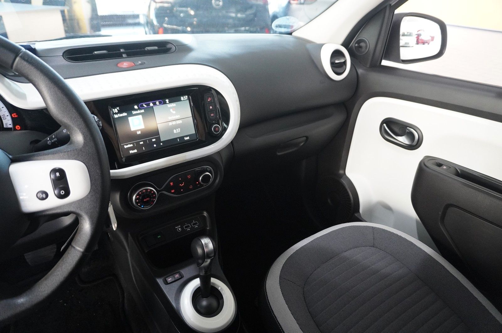 Fahrzeugabbildung Renault Twingo Zen Electric NAVI/LED/USB/TOUCH/DAB/SPORT
