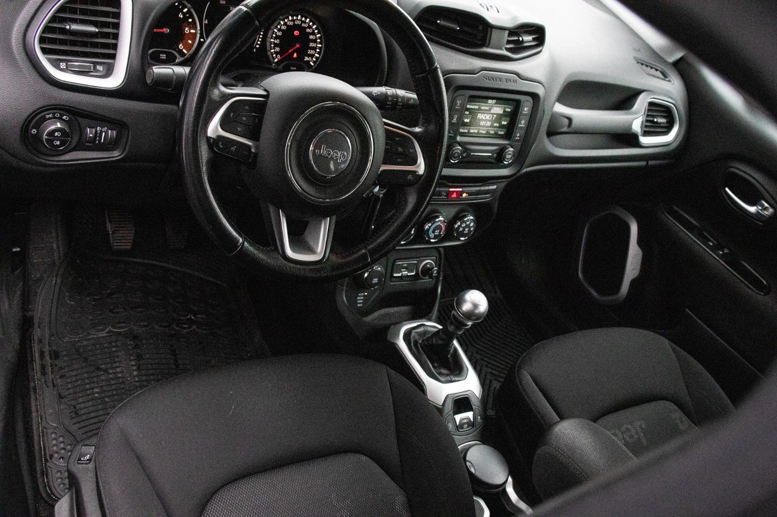 Fahrzeugabbildung Jeep Renegade Longitude 2.0l MultiJet 4WD 6MT*1.Hd!!