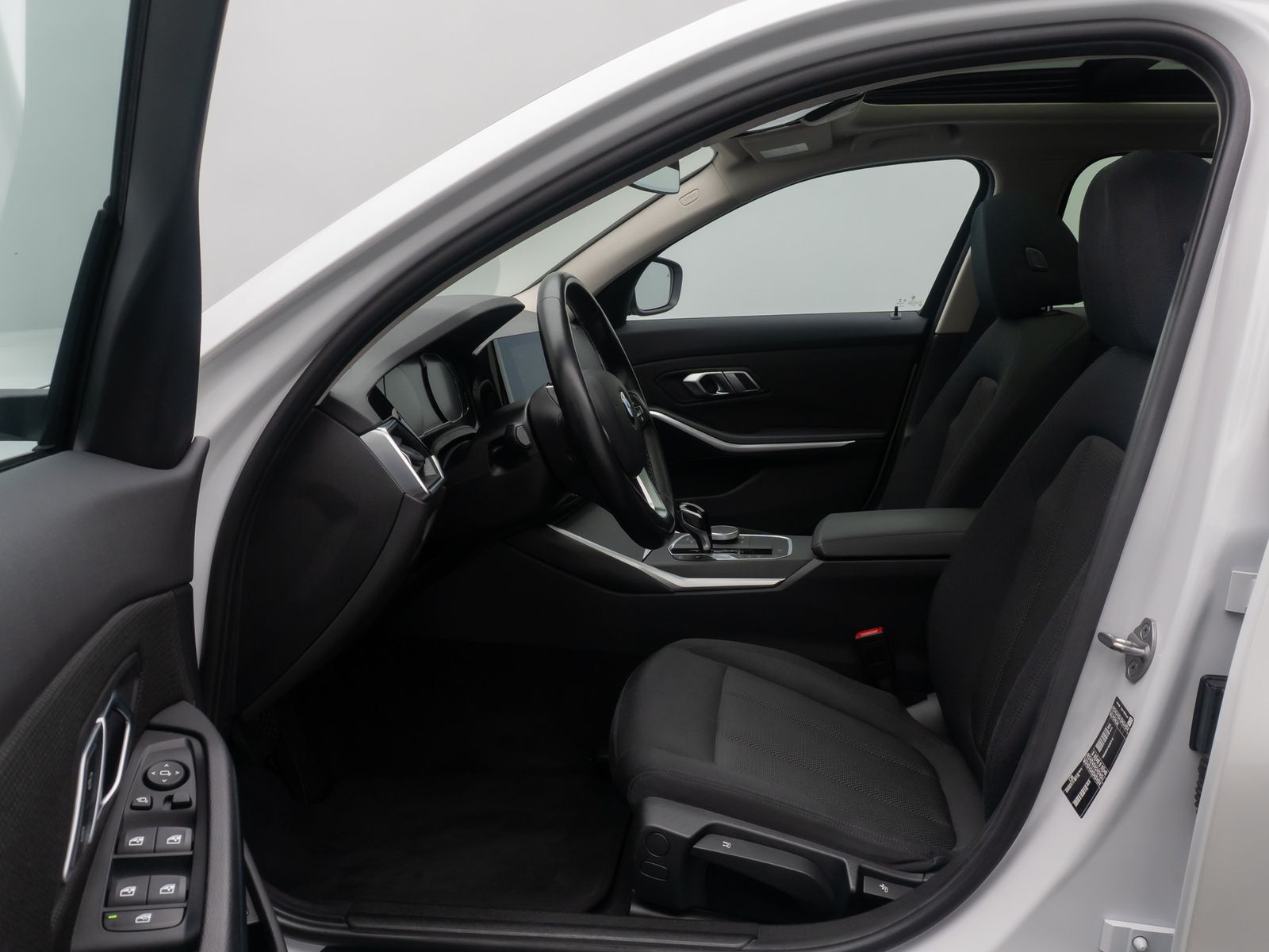 Fahrzeugabbildung BMW 330d Stop&Go LED DAB DriveAssis Panorama 18Zoll