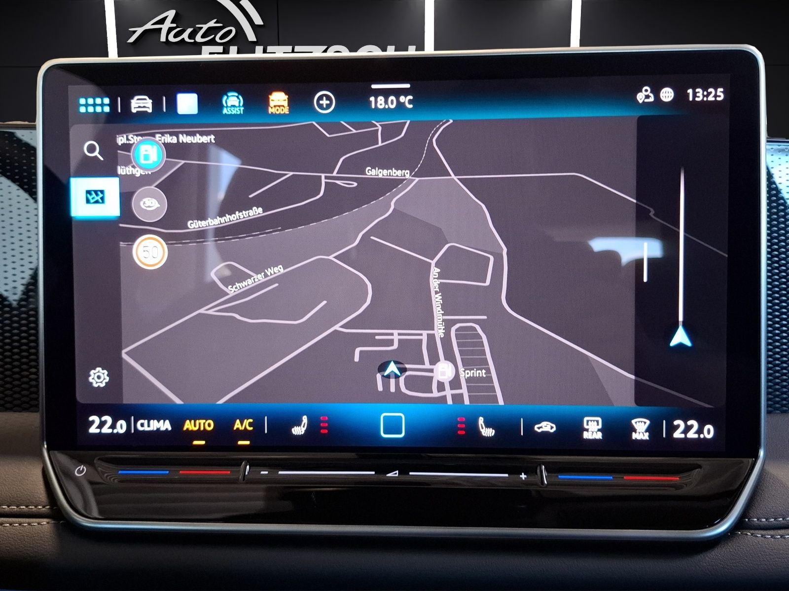 Fahrzeugabbildung Volkswagen Tiguan eTSI Life DSG LED AHK Navi AID ACC RFK SH