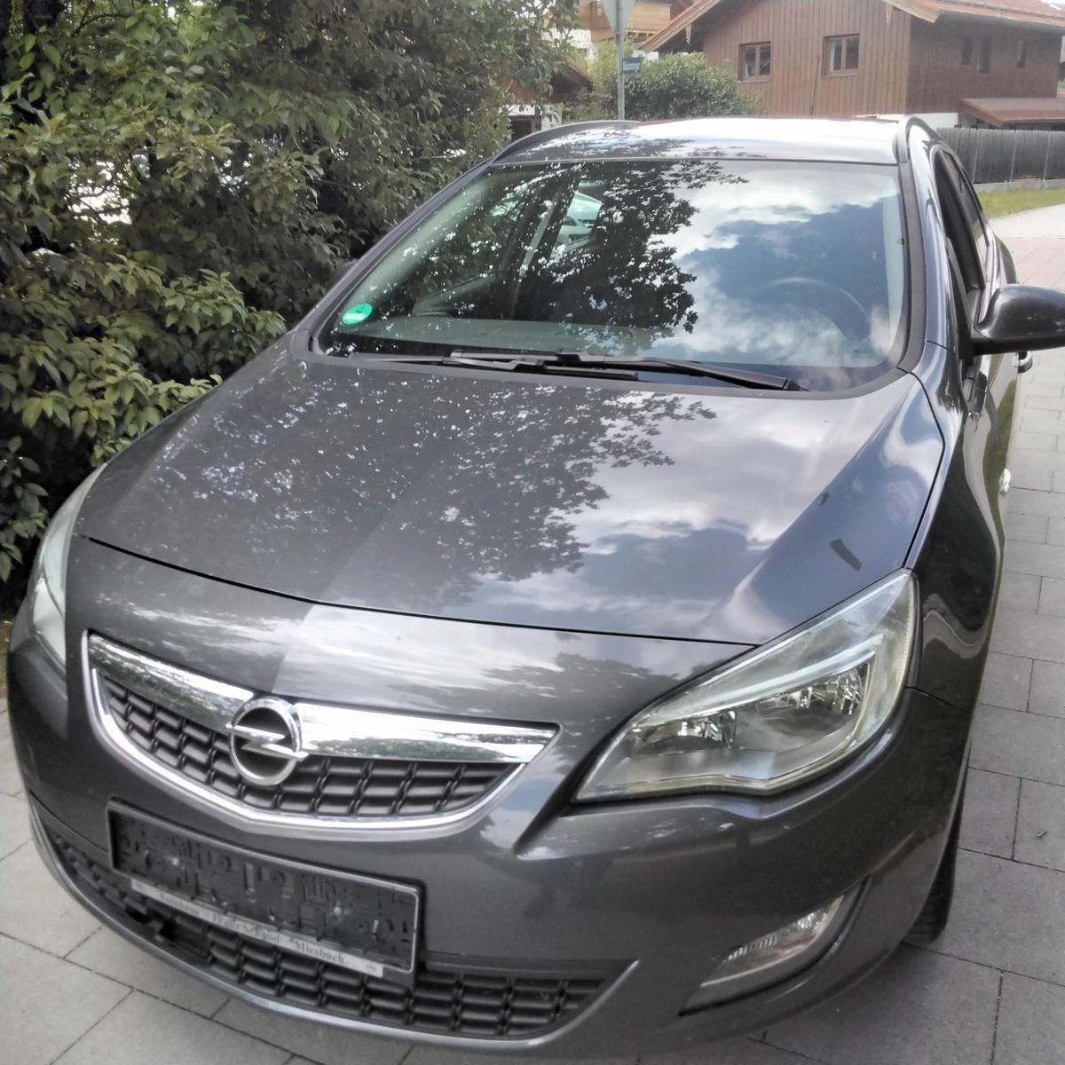 Opel Astra J Sports Tourer Selection mit TÜV