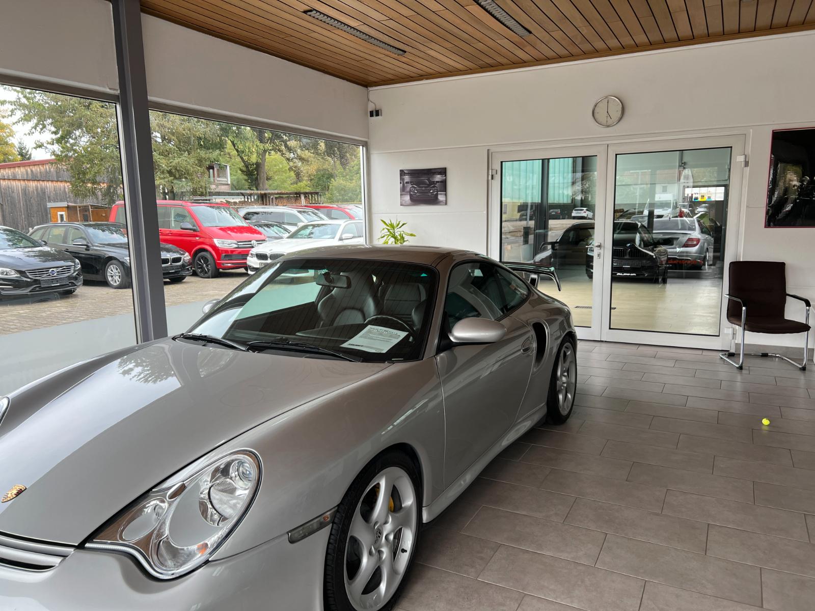 showroom-image-main