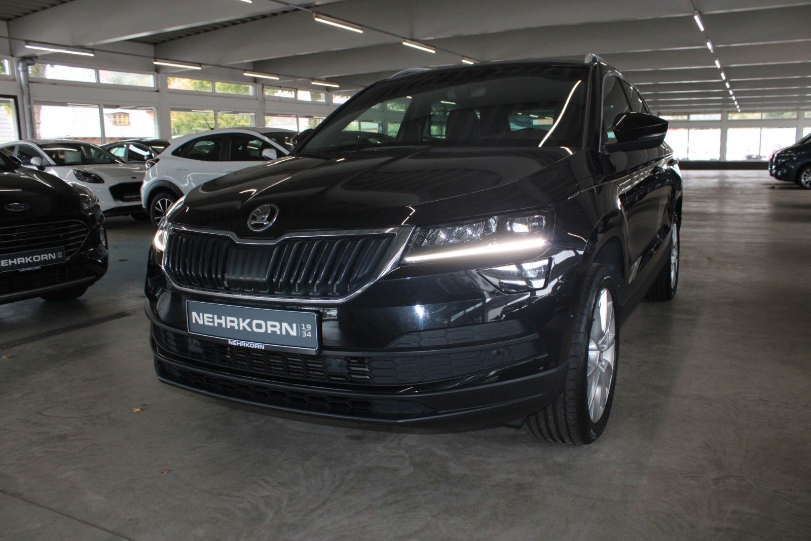 Fahrzeugabbildung SKODA Karoq 1.5 TSI ACT DSG Style LED AHK NAVI WinterP