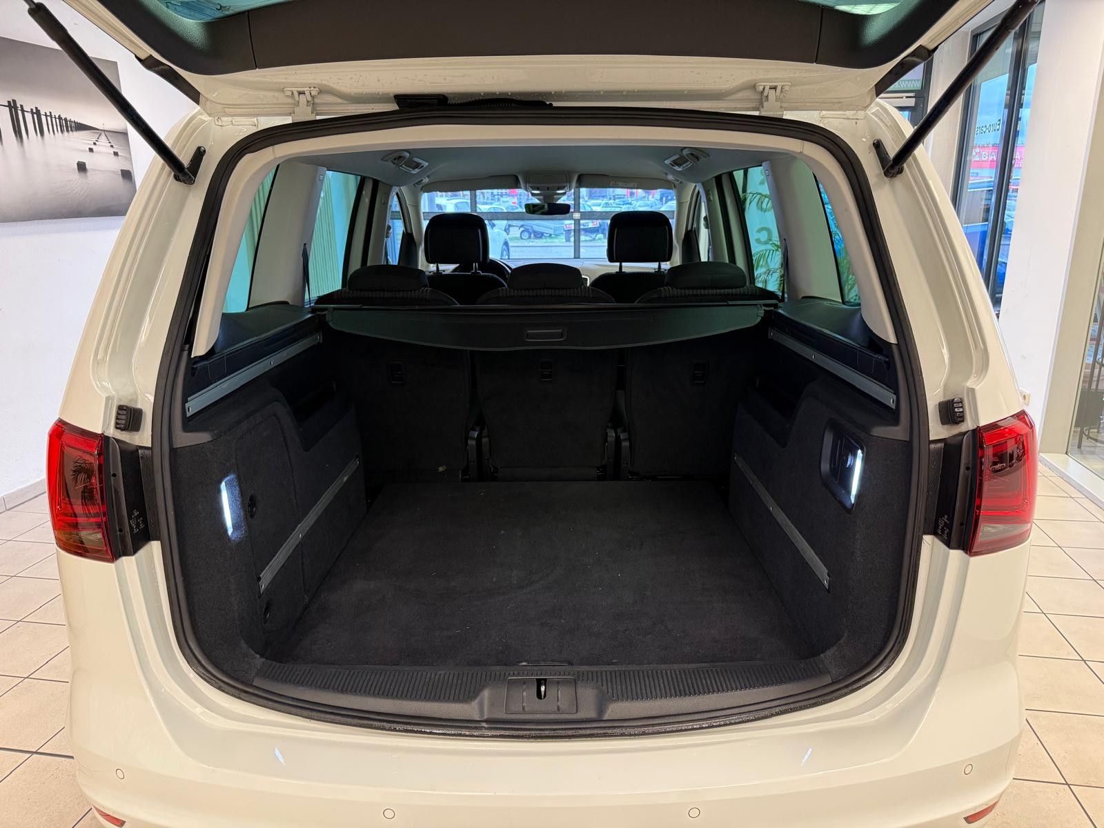 Fahrzeugabbildung SEAT Alhambra Style / NAVI / KLIMA / KAMERA