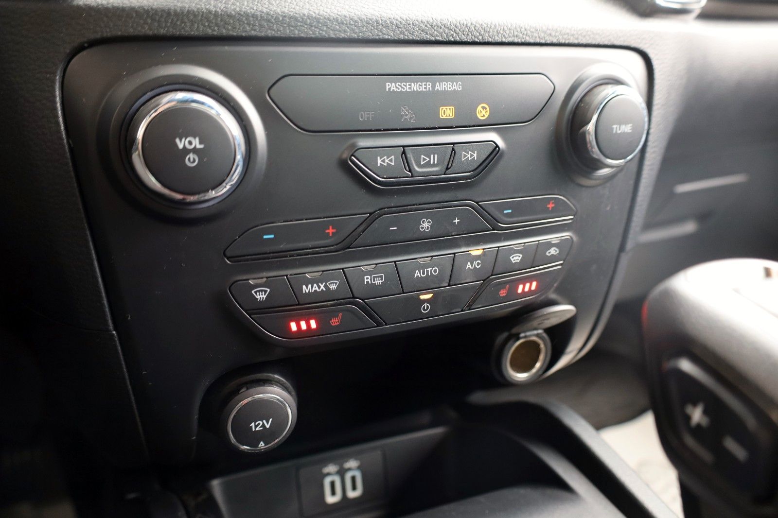 Fahrzeugabbildung Ford Ranger Stormtrak/Wildtrak ,Standhzg,Rollo el.AHK