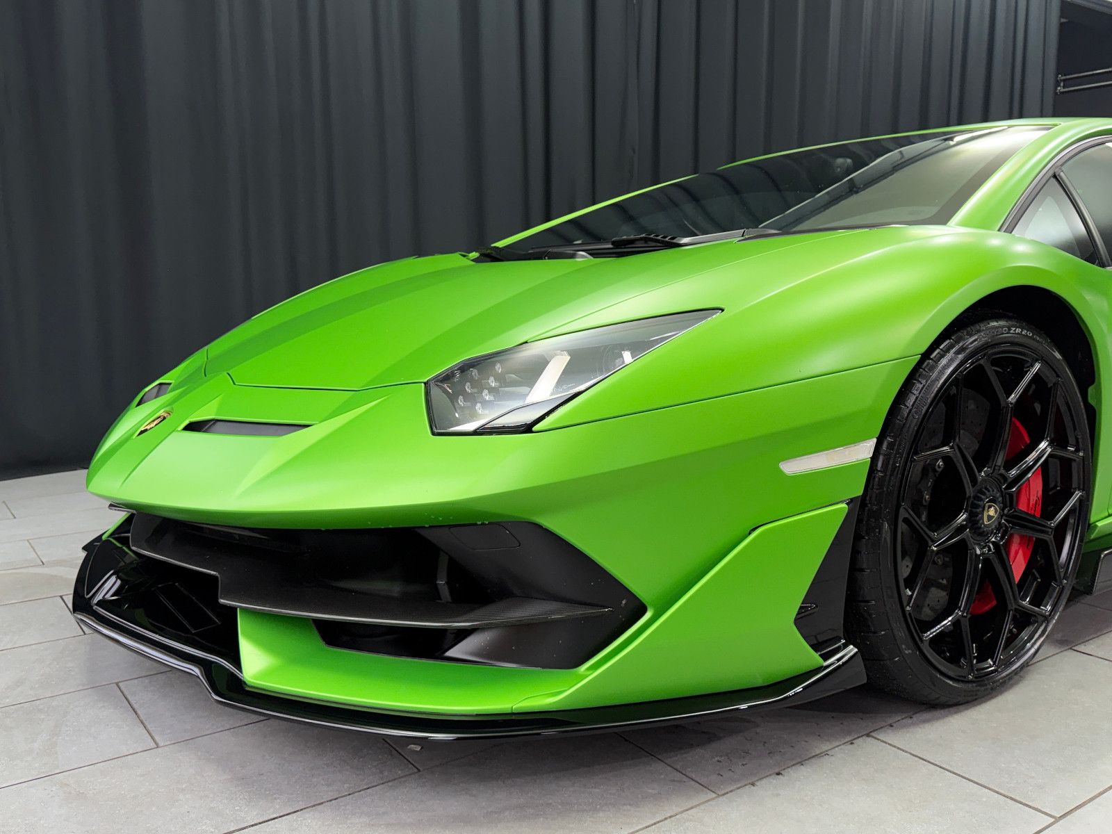 Fahrzeugabbildung Lamborghini Aventador SVJ | FULL CARBON|LIFT|SENSONUM|PPF|