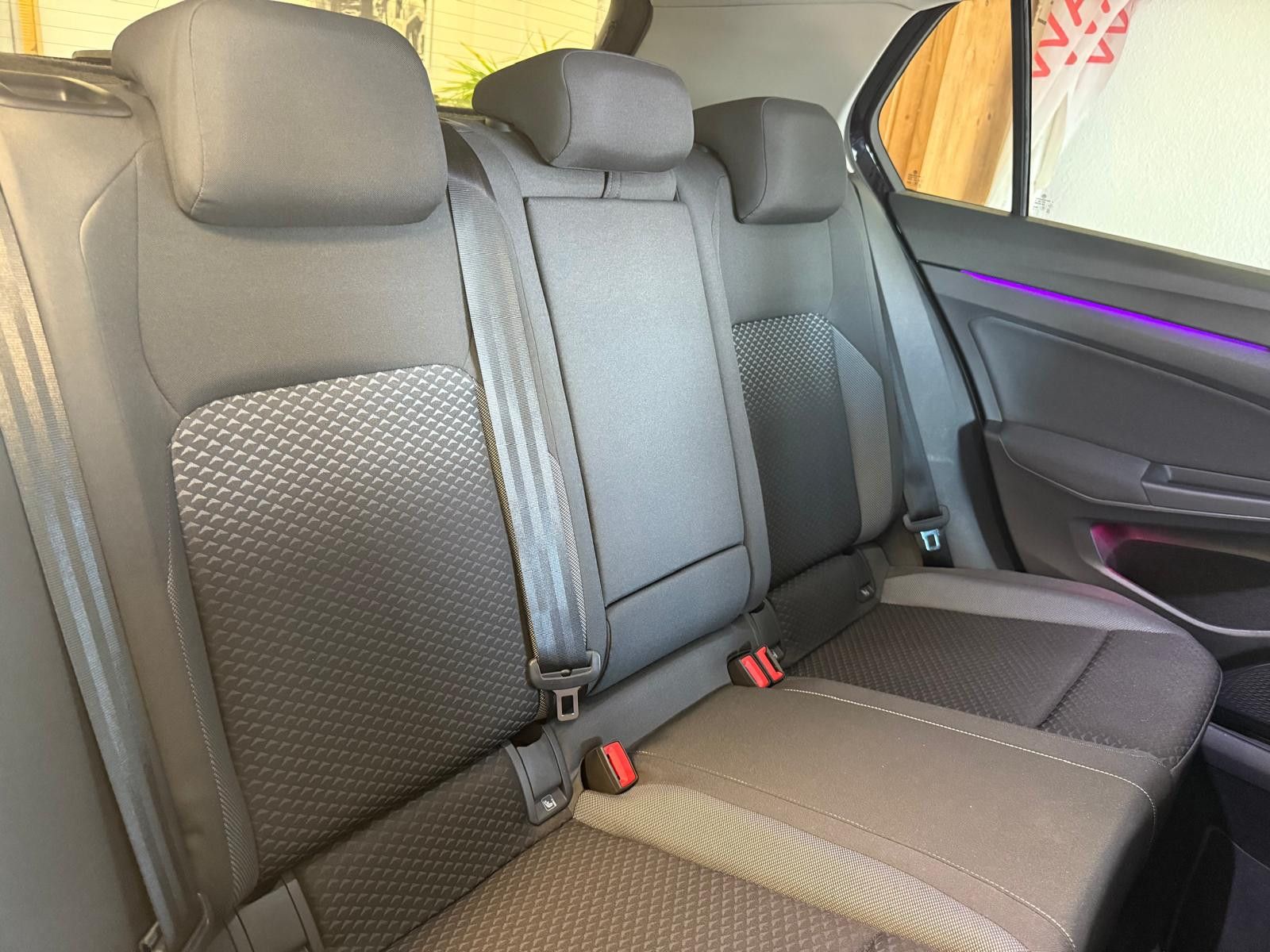 Fahrzeugabbildung Volkswagen Golf VIII Lim. Active/AHK/SCHECKHEFT/NAVI/KAMERA