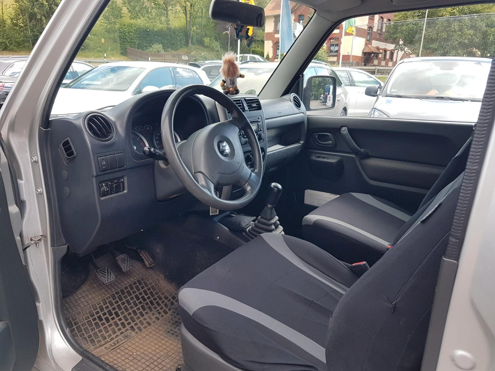 SUZUKI JIMNY 1.3 86 ch - 4X4 - BVM - ATTELAGE - CLIMATISATION