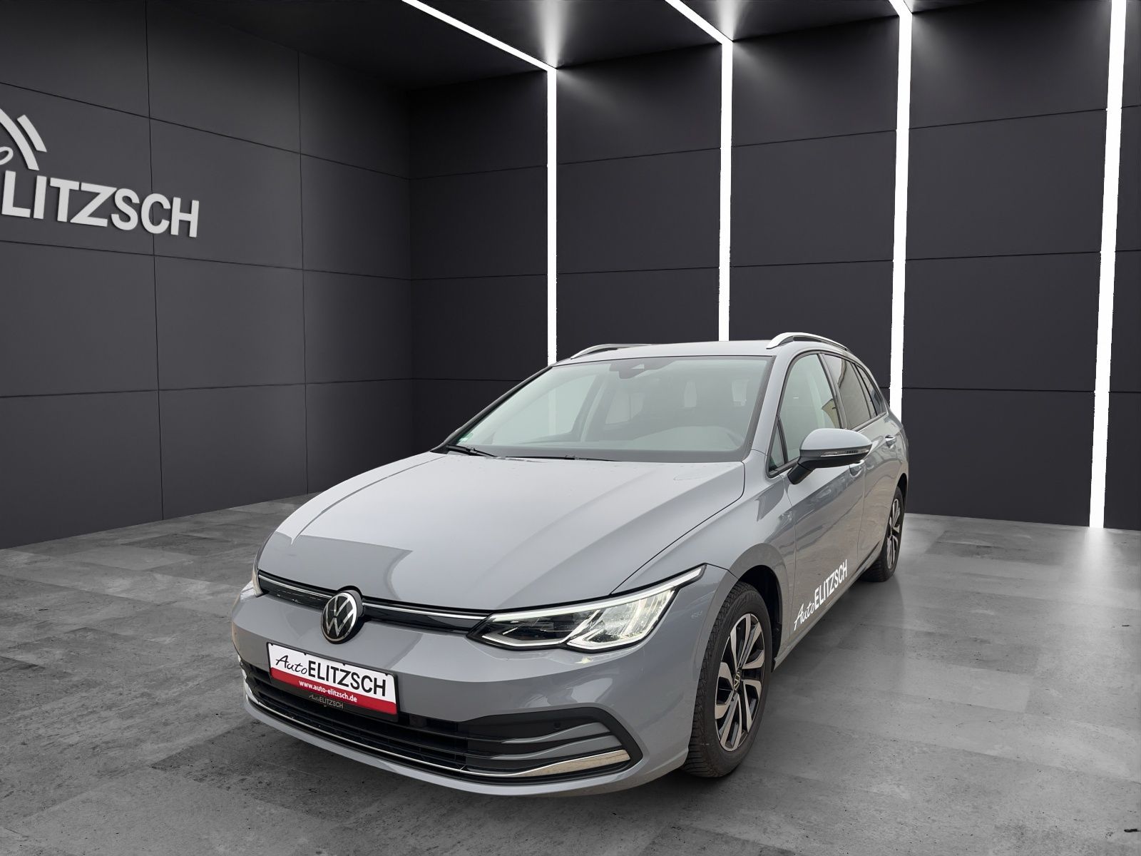 Fahrzeugabbildung Volkswagen Golf VIII Variant eTSI Active DSG LED ACC SHZ Na