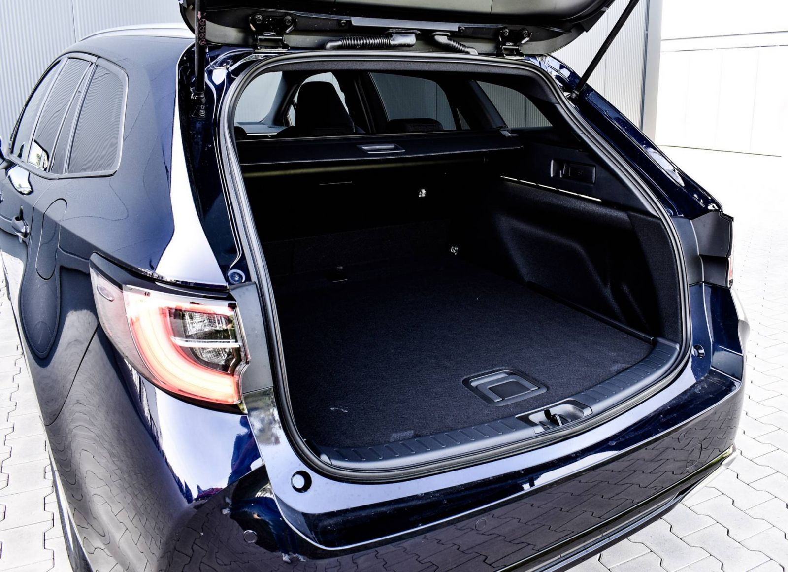 Suzuki Swace - Bild 7