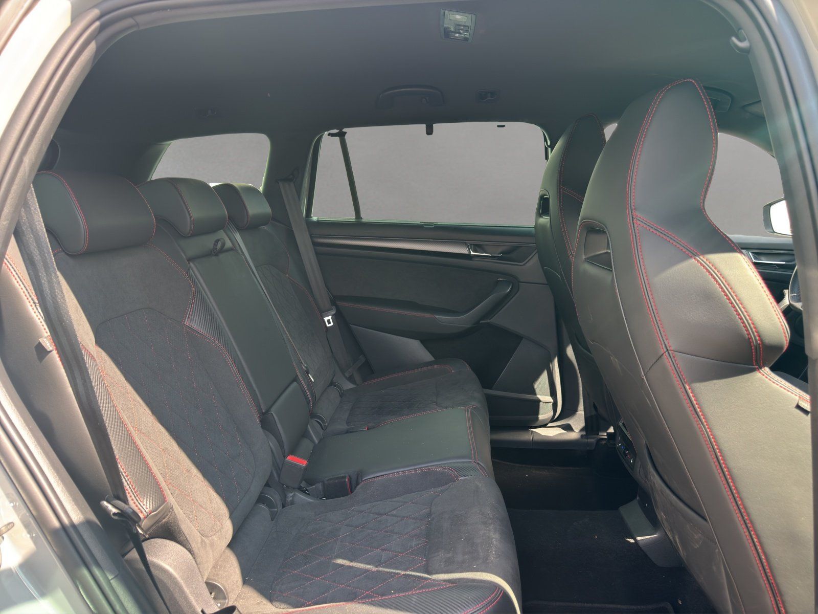 Fahrzeugabbildung SKODA Kodiaq 2.0 TSI RS 4x4/KAMERA/ACC/COLUMBUS/DCC/