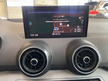 Audi Q2 30 TFSI  *1.HAND*KAMERA*NAVI*LED*SPURASSIST*