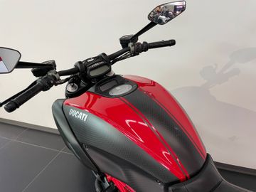 Ducati Diavel Carbon *wenig Kilometer*